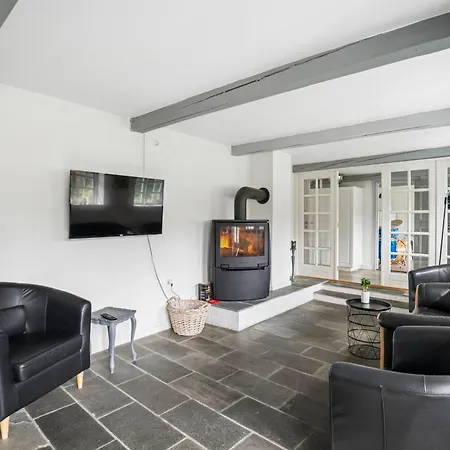 Spacious Near For 11 Ribe